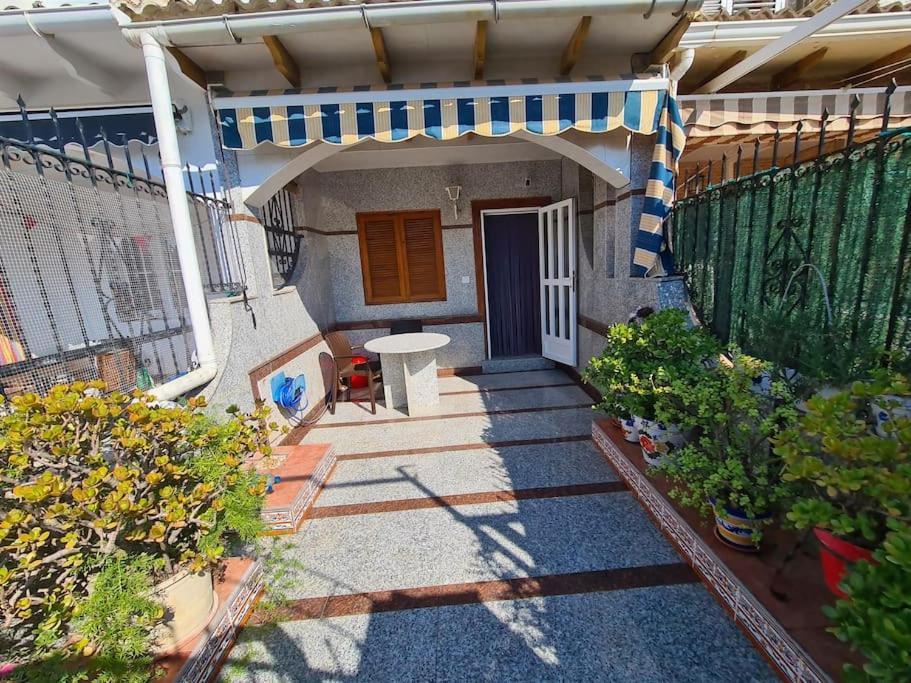 Los Alcázares Marble Manor Guest House מראה חיצוני תמונה