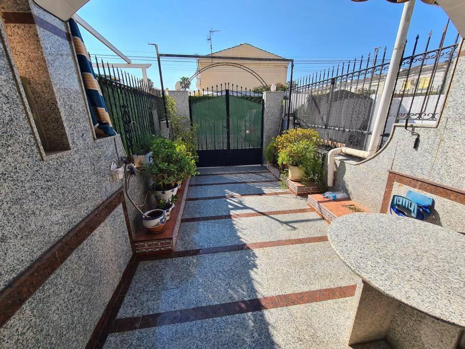 Los Alcázares Marble Manor Guest House מראה חיצוני תמונה